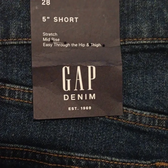 Gap 5" Short Stretch Mid-Rise 28 10 NWT - Picture 4 of 4